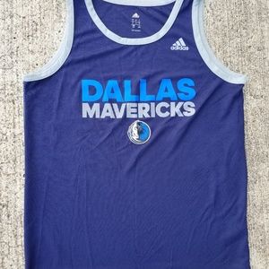 Dallas Mavericks away/visitor basketball jersey